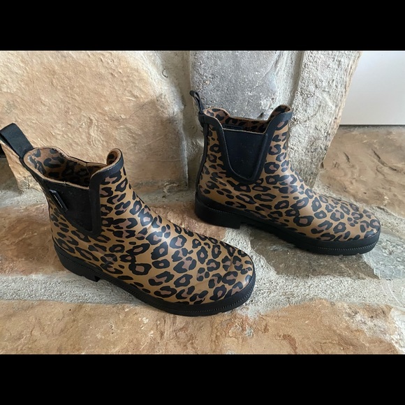 New, Tretorn Animal Print Rain Boots ☔️ - Picture 2 of 6